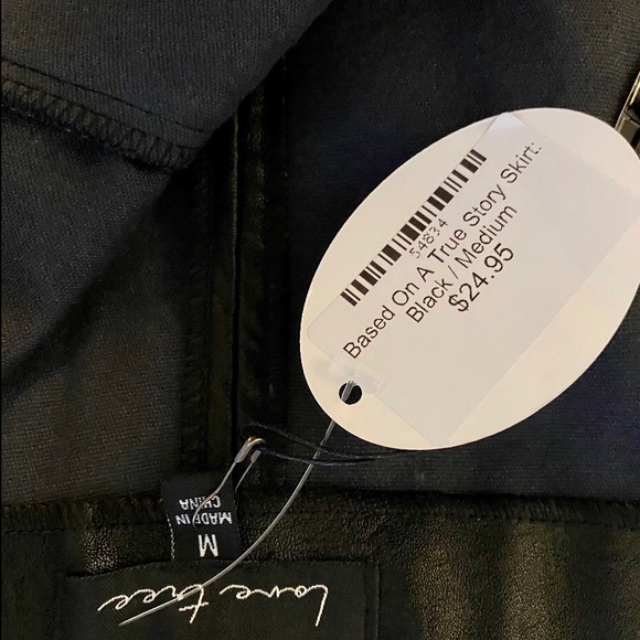 FAUX black leather Skirt with Zippers - Picture 5 of 5